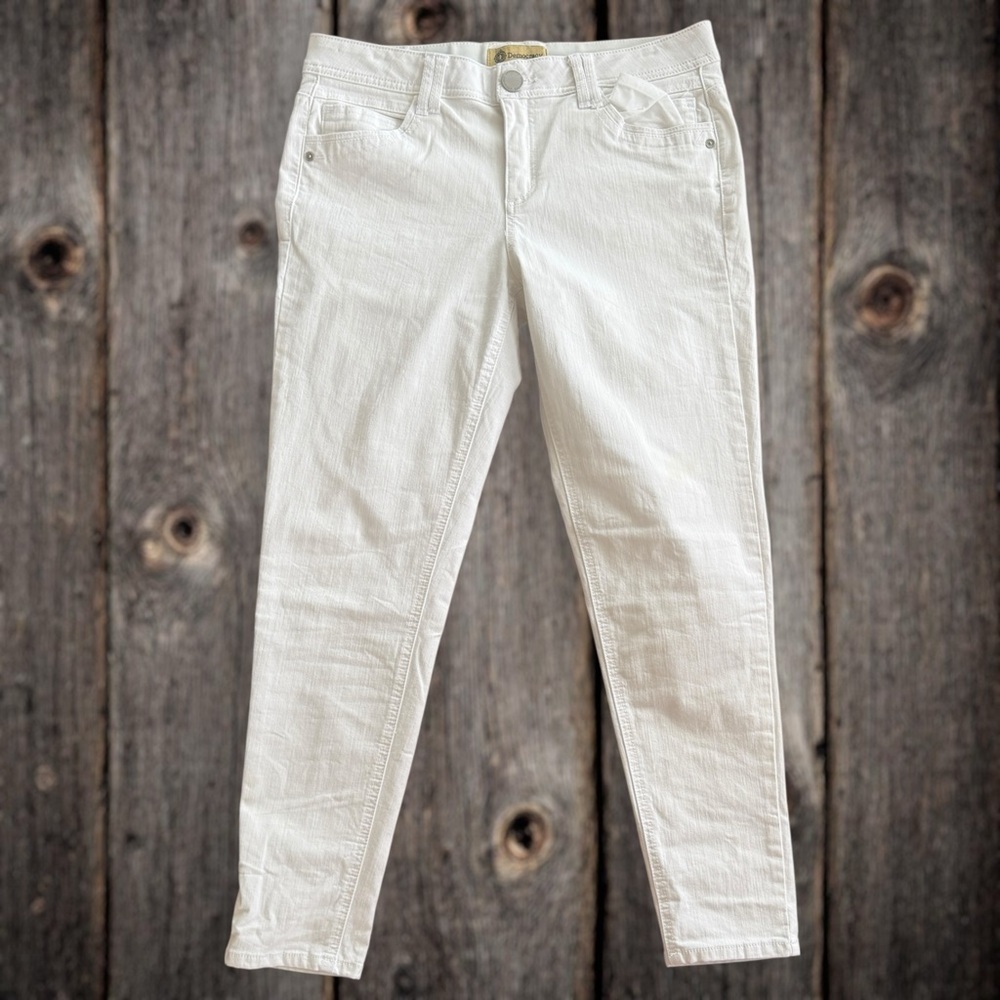 Democracy Skinny "Ab"technology Women's size 10 White Denim Jeans